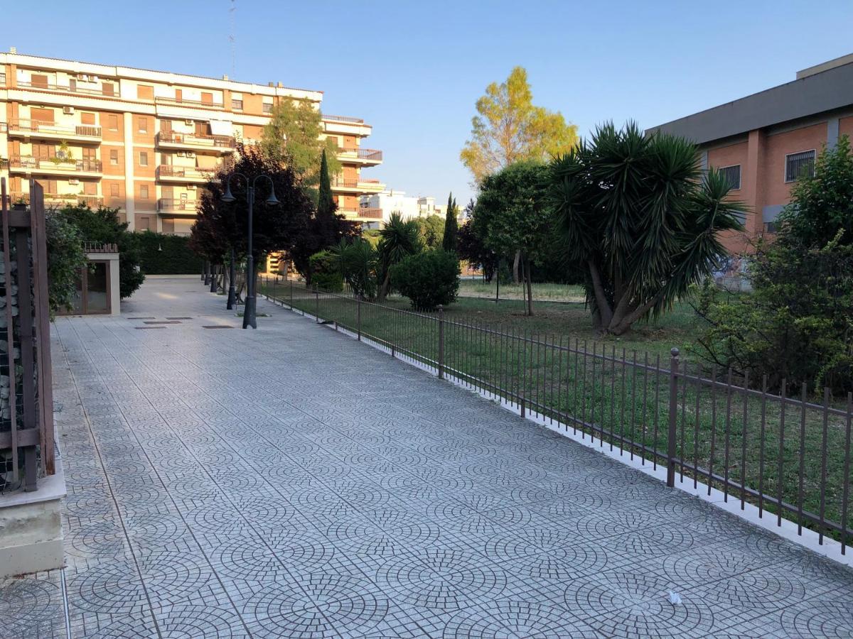 A La Gauche! Facolta Medicina Ospedali Riuniti, Stadio, Universita فوجيا المظهر الخارجي الصورة